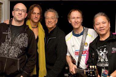 10_9_09_doors_backstage_kabik-721-570