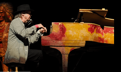 neilyoung-pianodallas18apr2014-stenthorborg