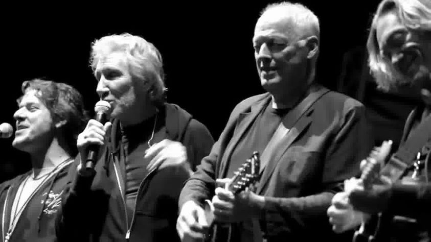 david-gilmour-and-roger-waters-behind-the-scenes-139