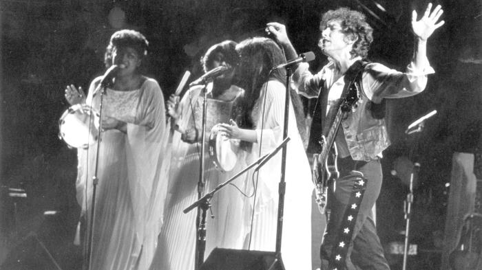 dylan-trouble-20171101