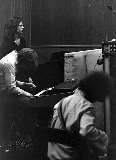 doorswaitingforthesun